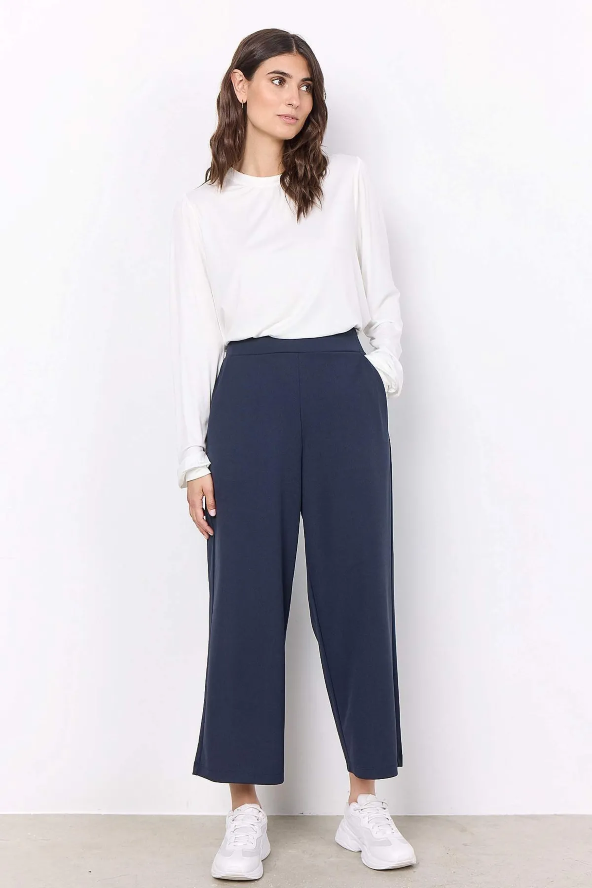 Soyaconcept Ankellång trikåbyxa med vida ben Siham Marin Hot