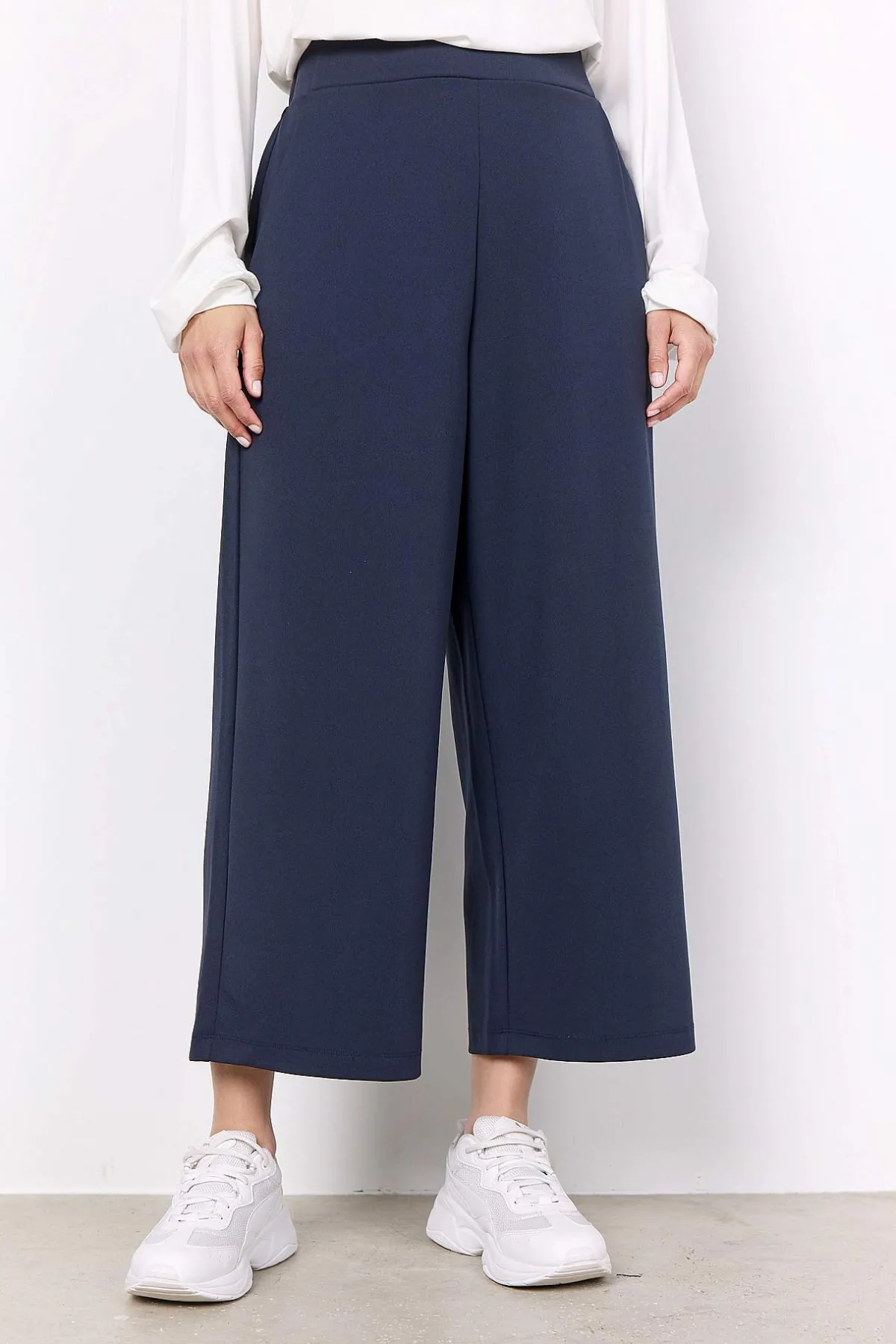 Soyaconcept Ankellång trikåbyxa med vida ben Siham Marin Hot