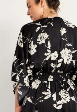 Johanna Toftby x Cellbes Blommig maxiklänning Svart / Vit / Blommig Hot