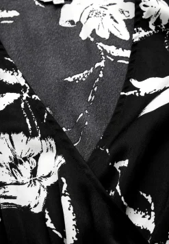 Johanna Toftby x Cellbes Blommig maxiklänning Svart / Vit / Blommig Hot