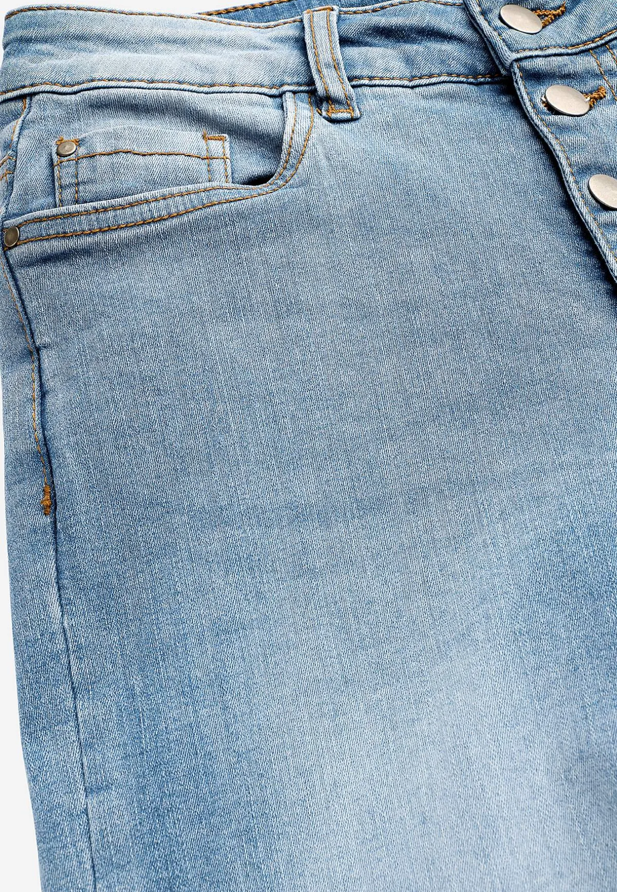 Cellbes of Sweden Caprijeans med knappgylf Mellanblå / Denim New