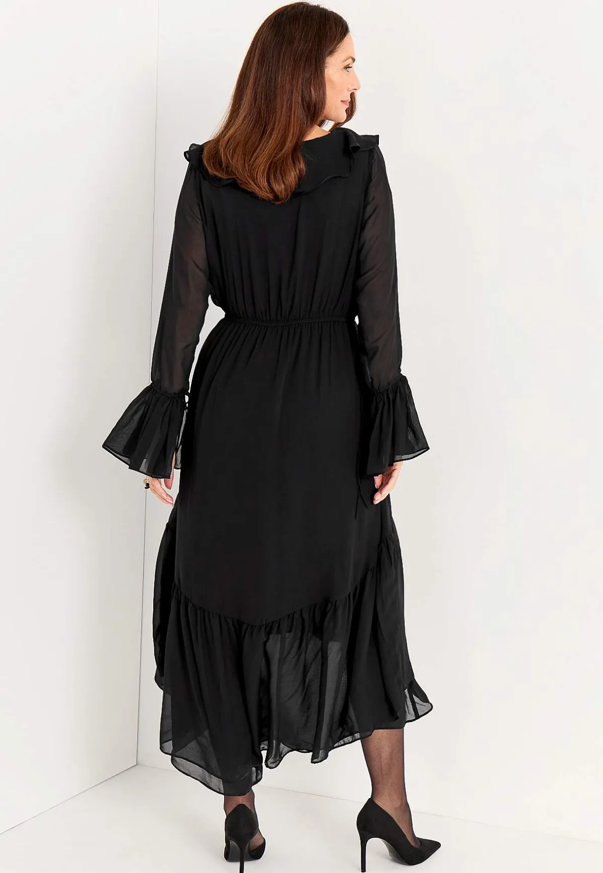 Johanna Toftby x Cellbes Festklänning i vävd chiffong Svart