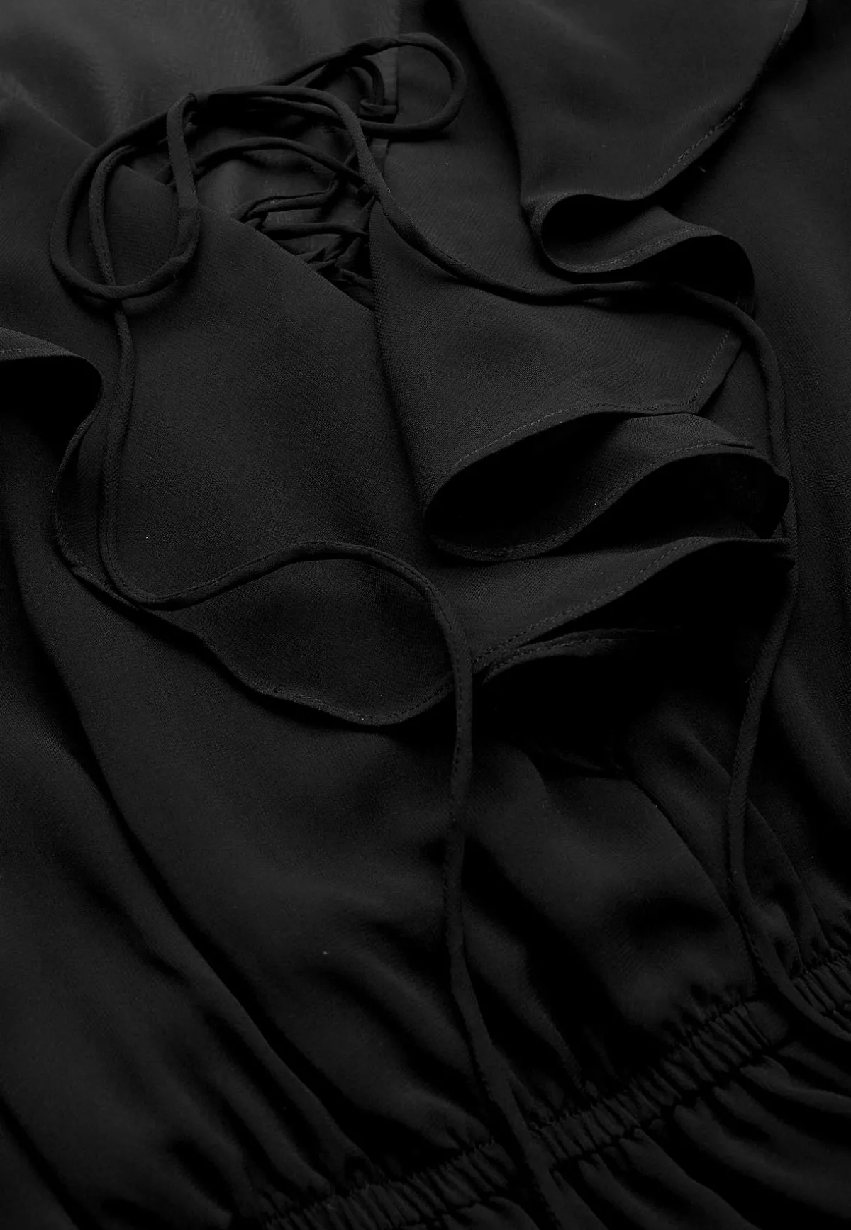 Johanna Toftby x Cellbes Festklänning i vävd chiffong Svart