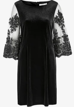 Johanna Toftby x Cellbes Festklänning med spets och pärlbroderi Outlet