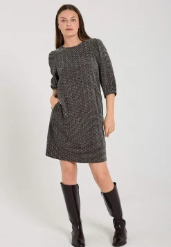 Freequent Jacquardvävd klänning med fickor Svart / Mönstrad Hot