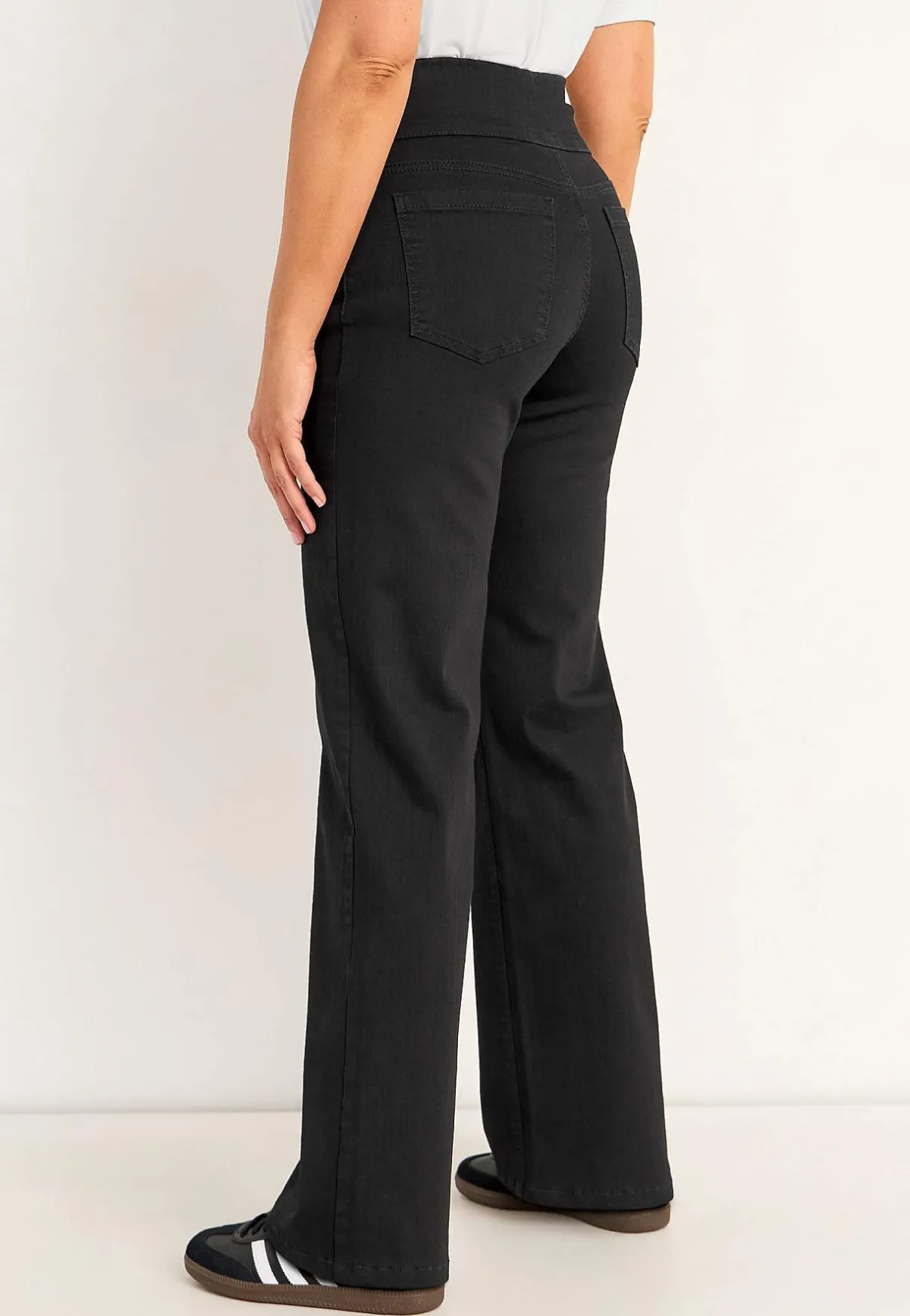 Cellbes of Sweden Jeans med hög resårmidja Elisa Svart denim New