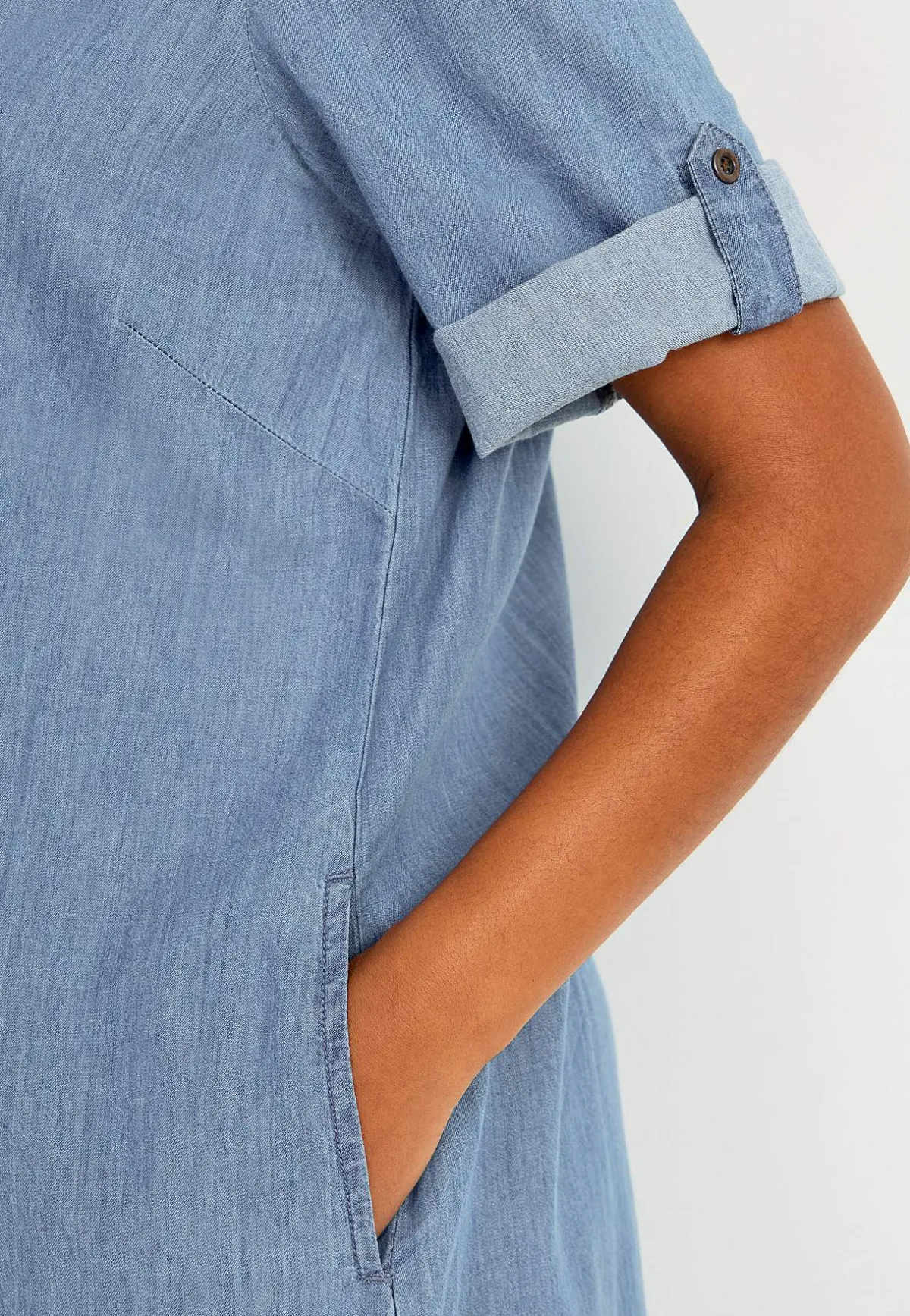 Cellbes of Sweden Jeansklänning i mjuktvättad denim Ljusblå / Denim Hot