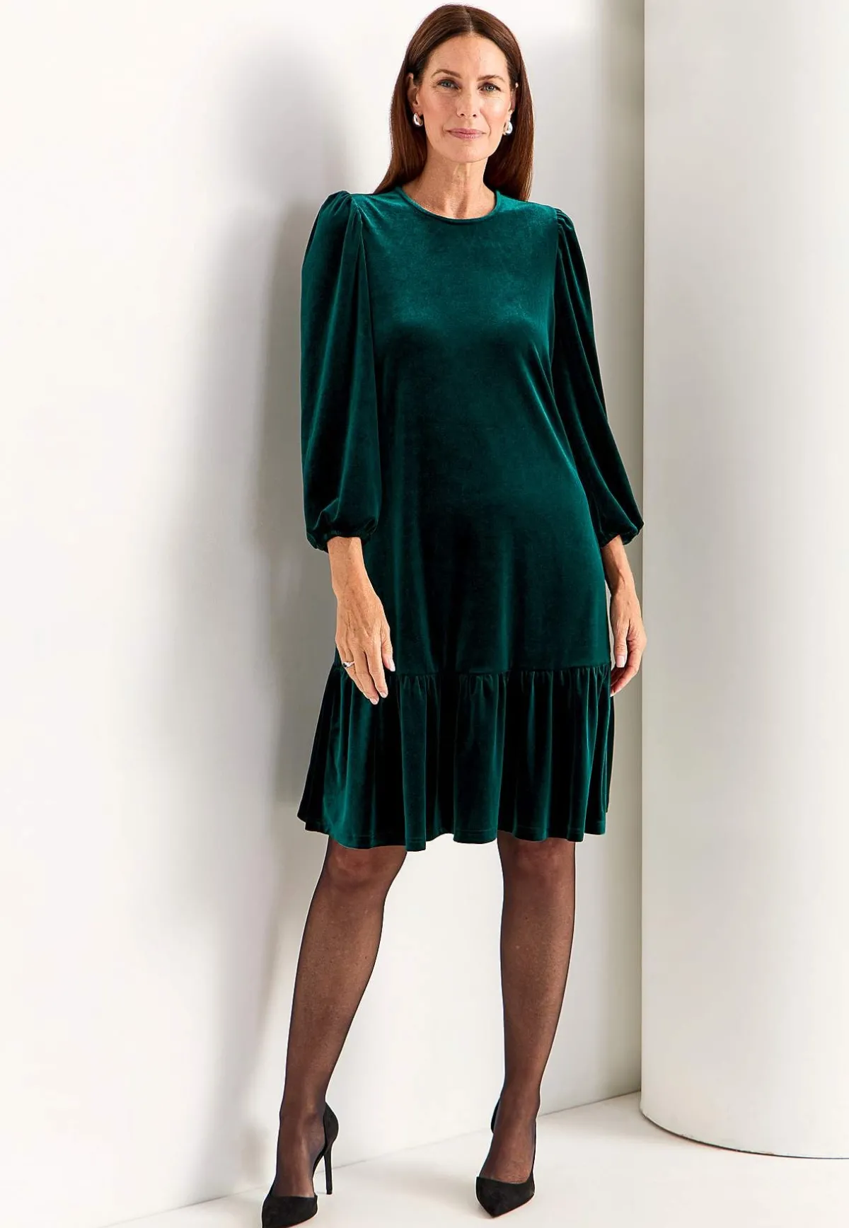 Johanna Toftby x Cellbes Klänning i velour med volang New