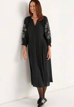 Cellbes of Sweden Klänning med brodyr Svart / Beige