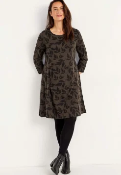 Cellbes of Sweden Mönstrad trikåklänning med fickor Brun / Svart / Mönstrad Online