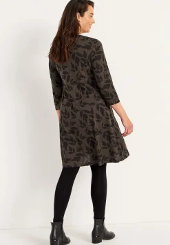 Cellbes of Sweden Mönstrad trikåklänning med fickor Brun / Svart / Mönstrad Online