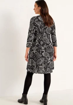 Cellbes of Sweden Mönstrad trikåklänning med fickor Svart / Paisley