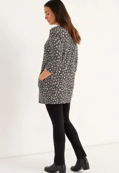 Cellbes of Sweden Mönstrad trikåtunika med fickor Svart / Mönstrad Hot