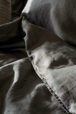 Borganäs Påslakanset i linne 220x205 Silence Hot