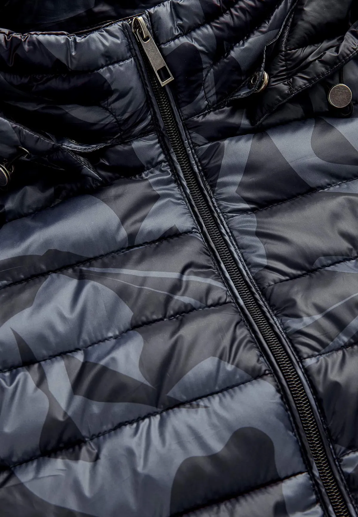 Cellbes of Sweden Quiltad, mönstrad lättviktsjacka Svart / Mönstrad