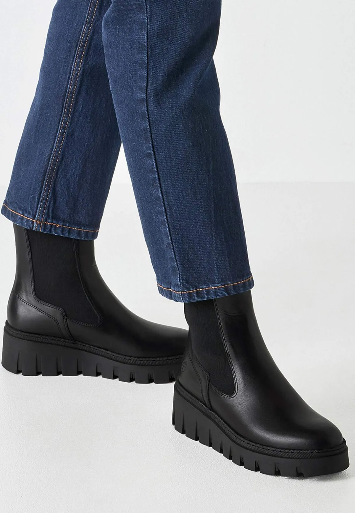 Tamaris Skinnkänga med hög sula