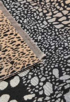 Soyaconcept Stickad scarf med franskant Svart / Mönstrad Online