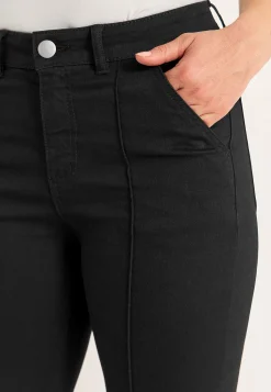 Cellbes of Sweden Stretchiga caprijeans med sytt pressveck