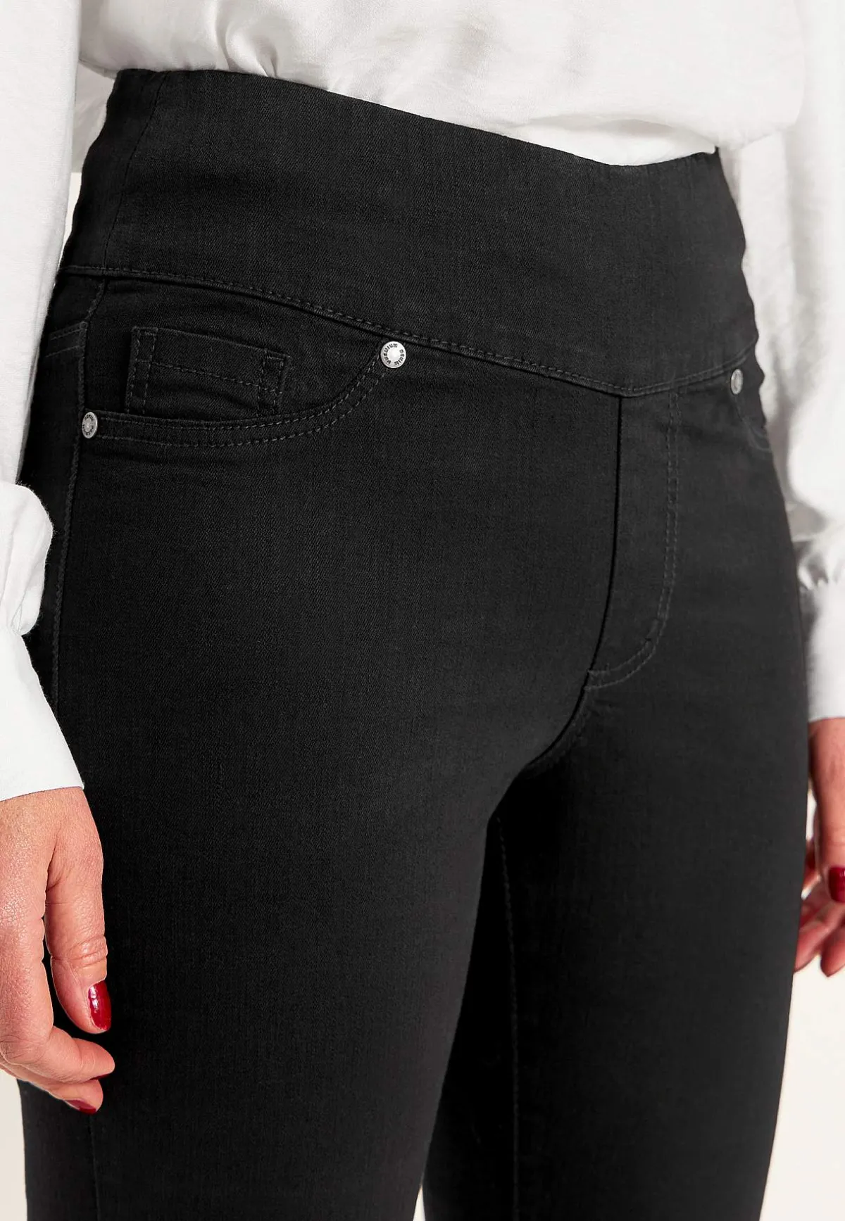 Cellbes of Sweden Supersköna ankeljeans i denim Elin Svart / Denim Clearance