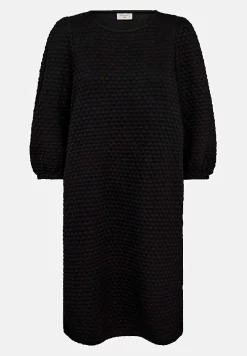 Freequent Trikåklänning med 3D-struktur Svart Clearance