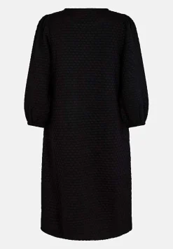 Freequent Trikåklänning med 3D-struktur Röd Sale