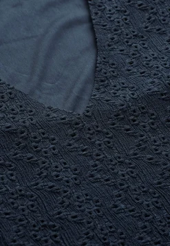 Cellbes of Sweden Trikåklänning med hålbroderi Marin New