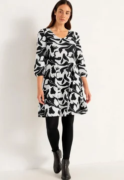 Cellbes of Sweden Trikåklänning med prinsesskärning Svart / Vit / Mönstrad