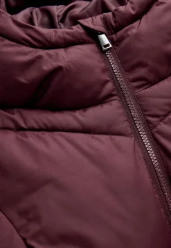 Cellbes of Sweden Varm jacka med fluffig vaddering Vinröd Best