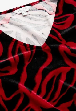 Cellbes of Sweden V-ringad sammetsklänning Hot