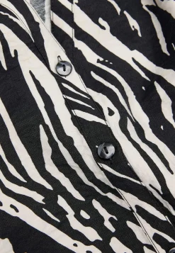 Cellbes of Sweden Vävd blus med knappar Svart / Beige / Mönstrad Outlet