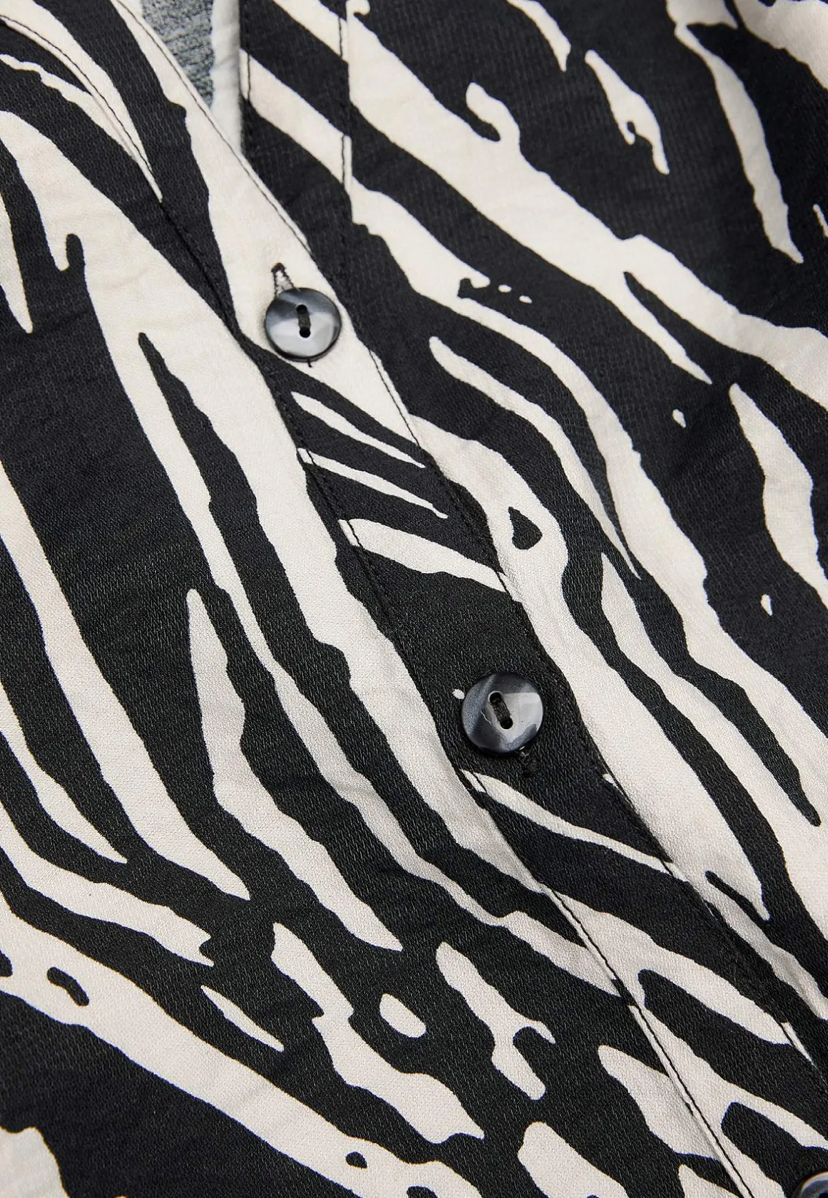 Cellbes of Sweden Vävd blus med knappar Svart / Beige / Mönstrad Outlet